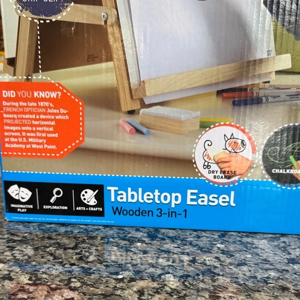 Discovery Wooden Tabletop Easel with Paper Roll